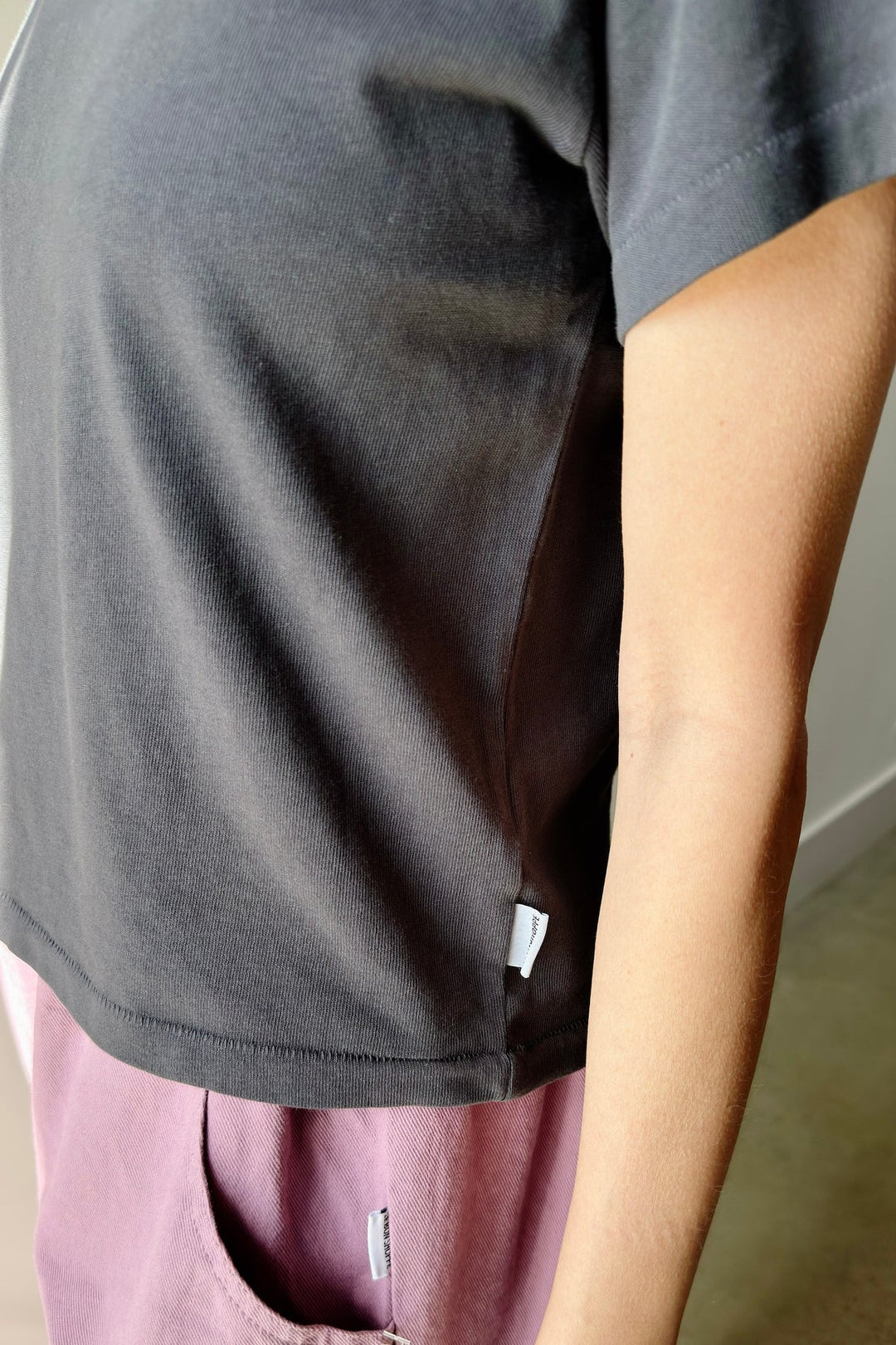 Le Bon Shoppe | The Little Boy tee | Carbon