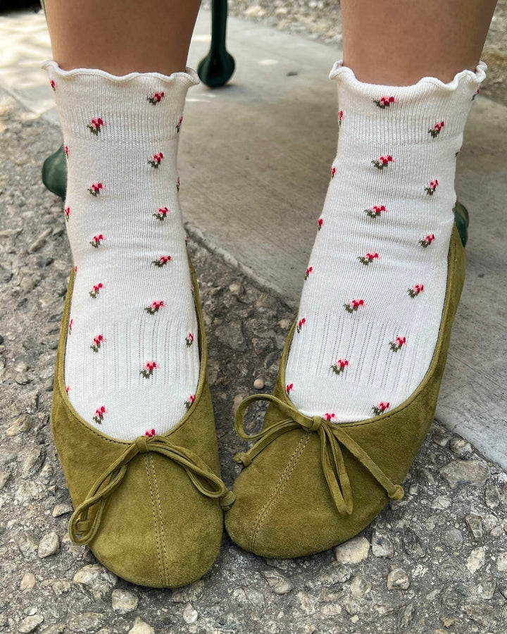 Le Bon Shoppe | Petal Ruffled Hugger Crew Socks | Cream Petal